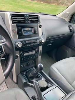Toyota Land Cruiser 150 - 9
