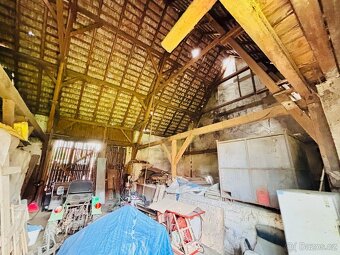 PASOHLÁVKY - rodinný dům 230m2 se stavebním pozemkem 1069m2 - 9