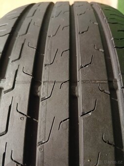4ks nove letni 215/55/17 continental - 9
