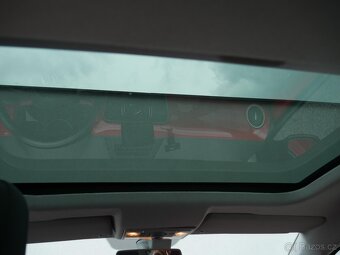 Volkswagen Up 1.0 MPi , 55 kW benzín, 2012 - 9