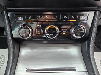 SUPERB 3 2,0TSI 200kW 4x4 DSG STYLE WEBASTO KAMERA NAVI -DPH - 9