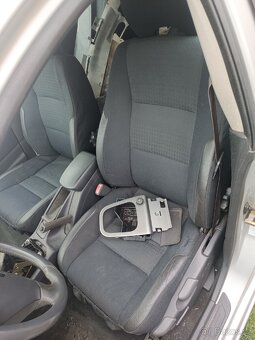 Volvo V40 1.8i 90kw ND - 9