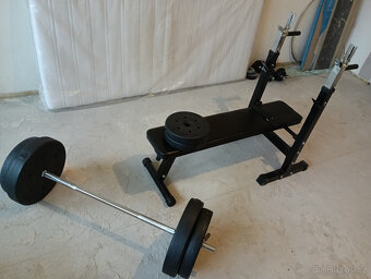 Lavice a dvourucni cinka na posilovani Bench press - 9