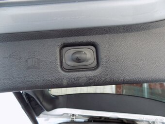 Ford S-MAX 2.0TDCi/Titanium/AT/LED/ - 9