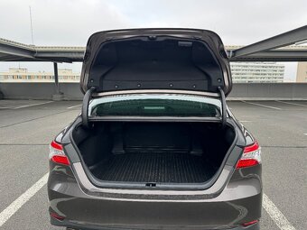 Toyota camry 2.5 hybrid VIP - 9