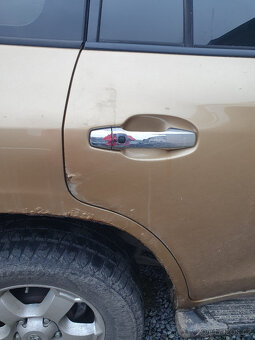 Toyota Land Cruiser 200 - 9