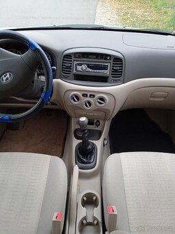 Hyundai accent 1.4i - 9