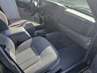 Jeep Cherokee 2.5 benzin r.v 1998 v top stavu najeto 130tys - 9