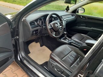 Superb 2.0 TDi 125kw DSG Laurin&klement - 9