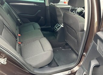 ŠKODA SUPERB KOMBI 2.0 TDI 140KW STYLE - 9