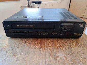 Toshiba po generálce + hromada kazet + DO - 9