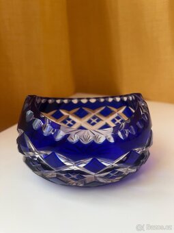 Broušená kobaltově modrá miska - 9