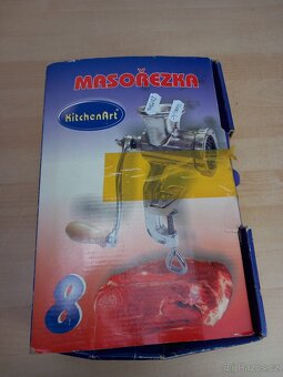 Mlýnek na maso značky KitchenArt - 9