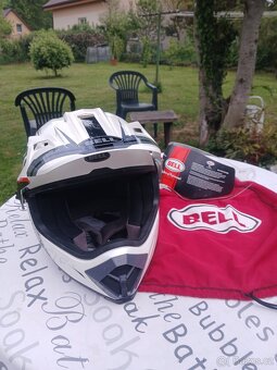 Helmy Bella a cyber - 9