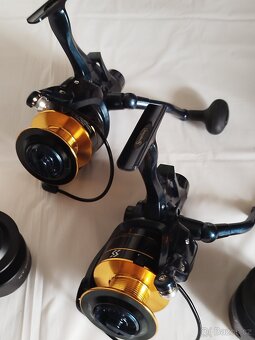 RYBÁŘSKÝ NAVIJÁK KT6000 S BAITRUNNEREM - 9