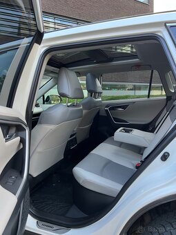 Toyota Rav 4 Hybrid, 2021,Automat, Nová STK - 9