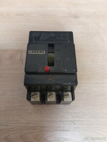 Vypínač na 380 - 9