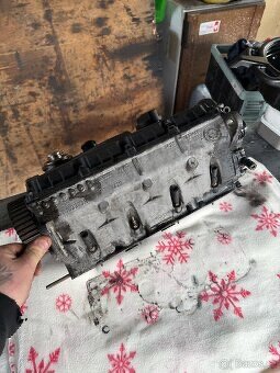Kompletní hlava na motor 1.9 TDi 77kW - 9