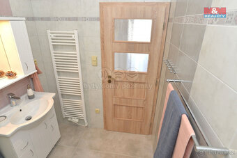 Pronájem bytu 1+kk, 49 m², Pardubice, ul. Brozanská - 9