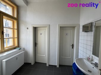 Pronájem 6 kanceláří 435 m² - 9