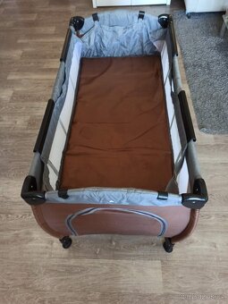 Cestovní postýlka - 9