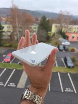 Apple iPhone 8 64GB White - baterie 100% - 9
