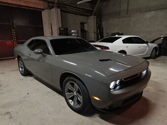 Dodge Challenger - 9