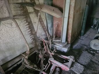 Tomo Vinkovič + valník + špalíkovač + příslušenství - 9