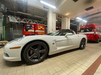Prodám Corvette C6 R437 motor 6.2 V8 437 koní eu verze r.v 0 - 9