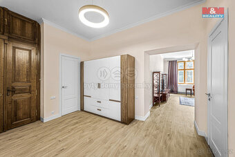 Pronájem bytu 2+1, 82 m², Praha, ul. Římská - 9