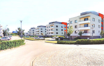Prodám kryté garážové stání - Slavkov u Brna, Zelnice II - 9