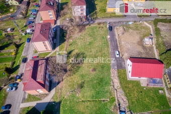 Prodej 3 pozemku k výstavbě RD každý o velikosti 700 m2, Vel - 9