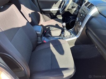 SUZUKI GRAND VITARA II 2.4VVTI 124kw MANUÁL  BENZIN TAŽNÉ - 9