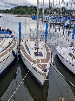 Kajutová plachetnice Bavaria 760 ( vlek s spz) - 9
