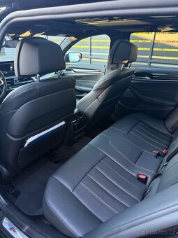 BMW 530e X-Drive Plug-in hybrid M Packet, rok 2021 - 9