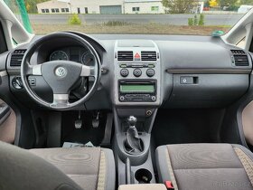 Volkswagen Touran Cross - 9