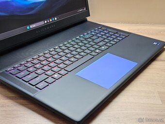 18"_300HZ_ALIENWARE 18 AREA-51_U9-275HX_RTX 5070 Ti 12GB - 9