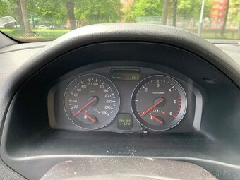 Volvo v50 2.0d rok 2009 - 9