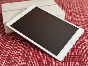 Prodám iPad 8. generace (A2270) – 32 GB, Wi-Fi, bílý - 9