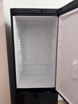 Černá lednice značky SNAIGÉ - 9