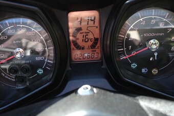 YAMAHA X MAX 400 , KOUPENÁ V CZ , SERVISNÍ KNÍŽKA. - 9