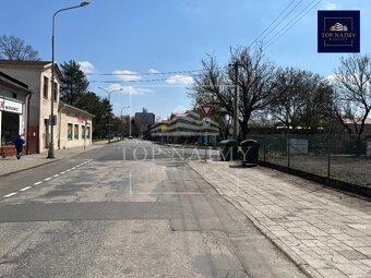Pronájem pozemku s kancelářemi a garáží ve Vratimově - 9