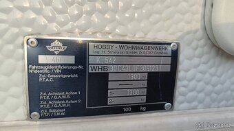 Prodám karavan HOBBY 460 ufe pro 4 osoby - 9
