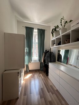 Prostorný byt 2+kk se zahradou a sklepem - 9
