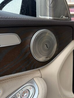 Mercedes-Benz C400 4MATIC V6 - 9