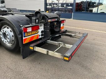 Volvo FE 320 6x2 / Nosič kontejnerů Hiab / Jen 39tkm - 9