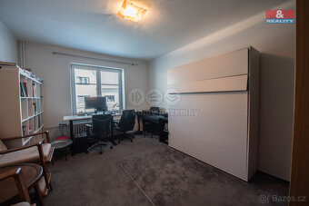 Pronájem bytu 2+1, 68 m², Hradec Králové, ul. Třebízského - 9