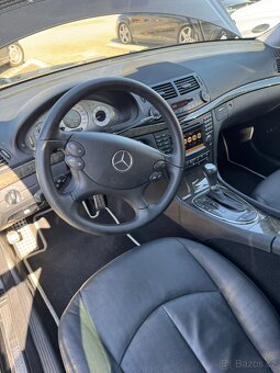 Mercedes-Benz Třídy E, 5.5 V8 E500, SUPERSTAV, MÁLO KM - 9