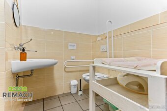 Pronájem obchodních prostor, 137 m2 - Náchod, ev.č. 03163 - 9