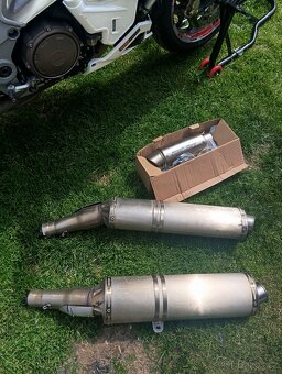 Prodám Aprilia tuono RSV 1000 rr rv 2010 - 9